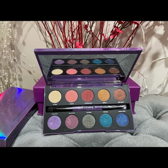 ✨Urban Decay After Dark Eyeshadow Pallet✨ - Picture 7 of 7